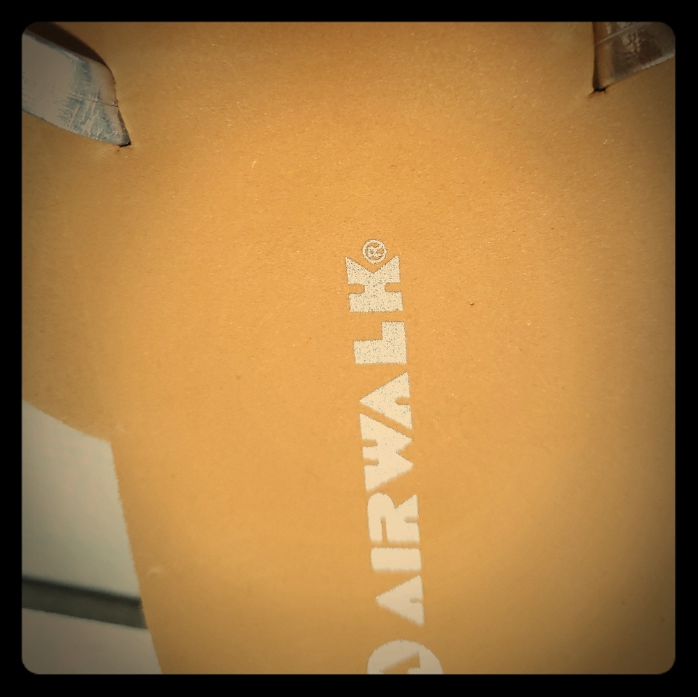 Size 9 airwalk flipfolps